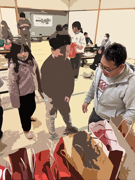 子ども食堂へお菓子を差入れ